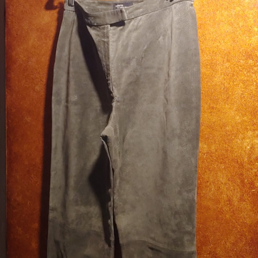 Suede suit - Picture 3 of 5